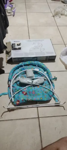 Cadeira vibratória infantil 