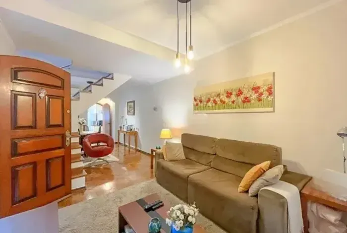 Ótimo Sobrado à venda no Bairro do Jardim Santo Elias na Rua Francisco Coelho