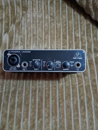 Interface Behringer Umc22