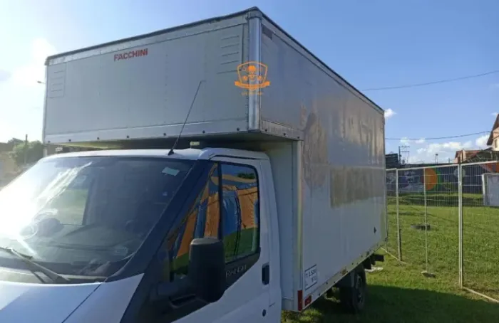 N438- Baú de Caminhão pequeno para Fretes e Adaptações