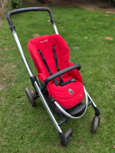 Carrinho Bebe Conforto Vermelha marca Francesa Bebeconfort