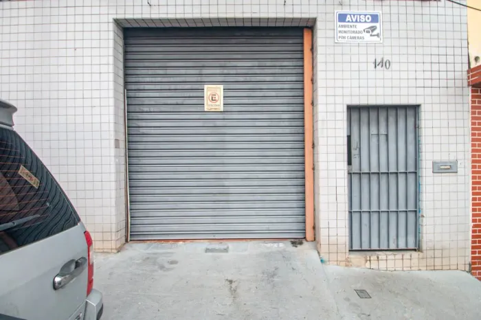 Loja na Rua Venâncio Flores, 140 57 m²