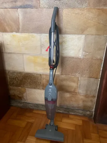 Aspirador vertical Electrolux powerepeed ULTRA 1450W HEPA FILTER Allergy proteção