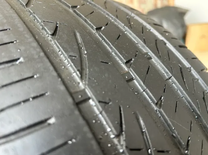 Hankook 235/50R19