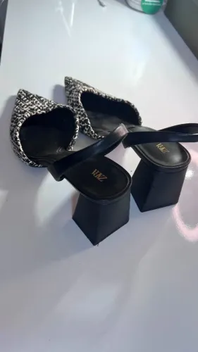 SCARPIN ZARA PRETO E BRANCO NÚMERO 38 POUCO USADO