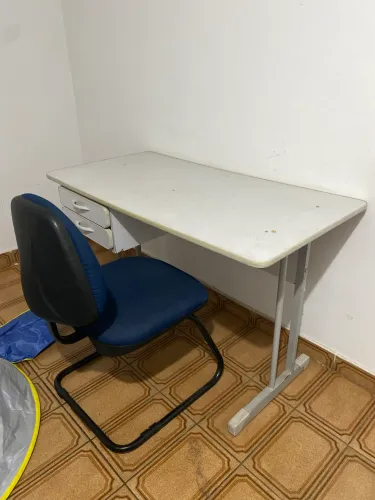 Mesa Escrivaninha e Cadeira 