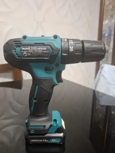 Furadeira e parafisadeira Makita 12 V + carregador + 1 bateria.