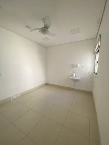 Sala comercial na Vila Maria baixa com 25 metros, próximo a Igreja Candelária.