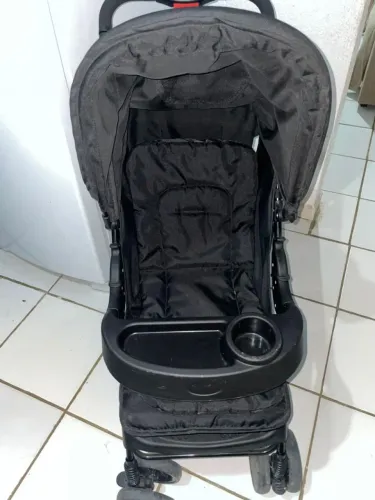 Vendo carinho de bebê usado apenas 1 única vez