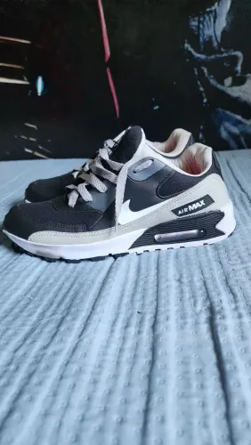 Tenis air max usado apenas uma vez, réplica!