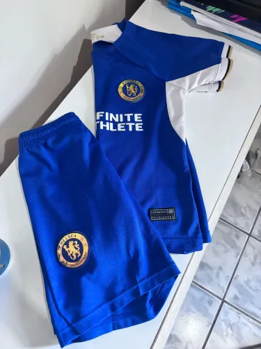 Uniforme time 8 anos 