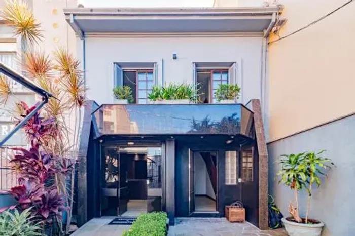 Edifício Comercial com 2 Dormitorio(s) localizado(a) no bairro Cidade Baixa em Porto Alegr
