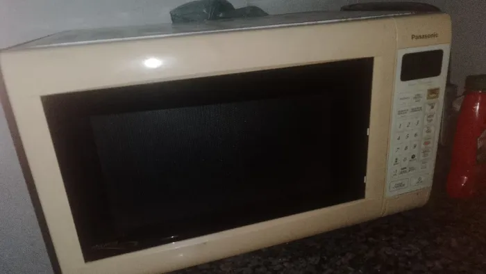 Vendo esse microondas por 60 reais