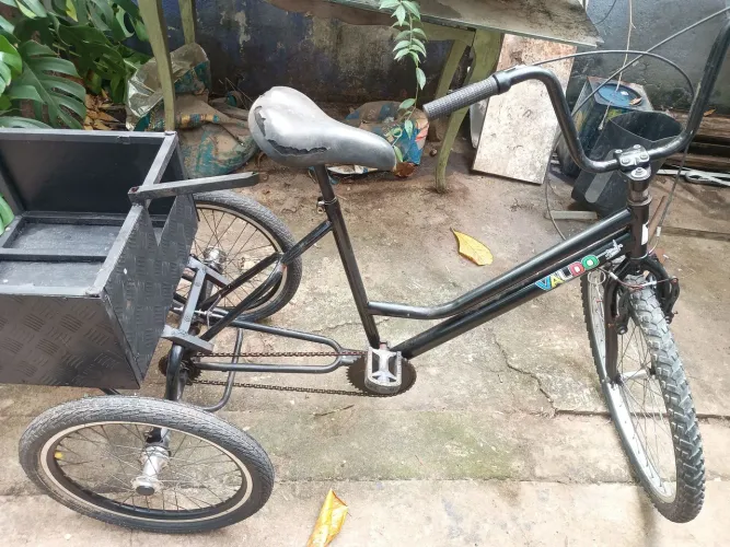 Bicicleta triciclo para entregas venda de produtos
