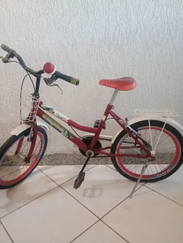 Vende bicicleta infantil marca RBW ,até 4 até 10 anos 