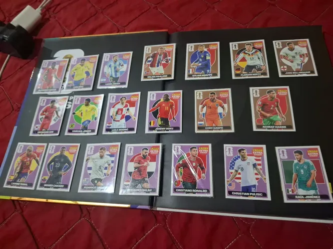 Álbum da copa completo mais coleção de figurinhas legends