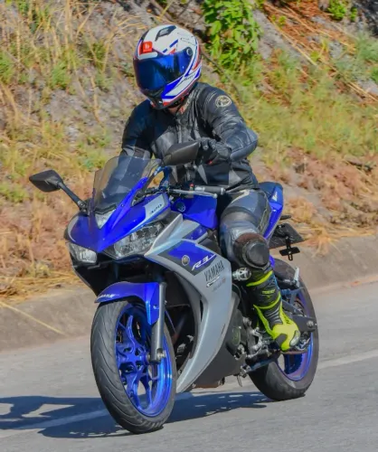 Yamaha YZF R-3 321 2016
