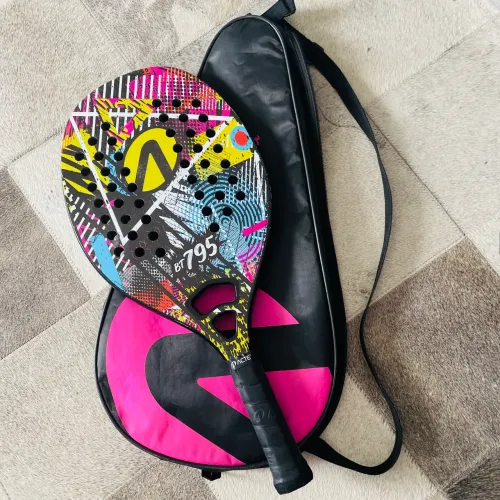 Raquete de beach tennis seminova