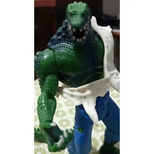 Action Figure Killer Croc 2003 DC Comics S3 Sculpt Jaw Crushing e Bendable Tail da Mattel