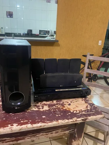 Vende- se Home Theater LG HT503SH