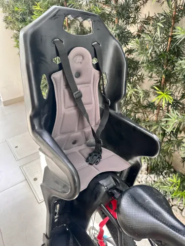 Cadeirinha infantil traseira
