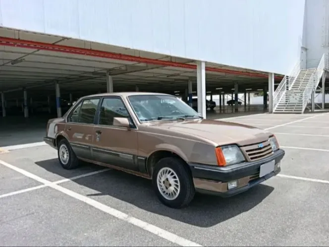 Chevrolet Monza Classic SE 2.0 /mpfi E EFI 2P E 4P 1988