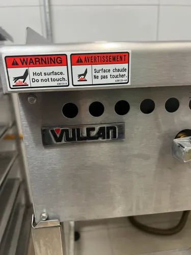 Chapa Bifeteira 3 Queimadores a Gás Vulcan VCRG36 e CAVALETE INOX próprio para ela