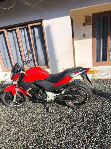 CB 300