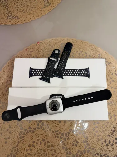 Apple Watch Series 10 + Pulseira Nike + AppleCare+ até Jan/2027