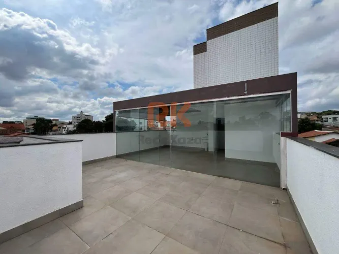 Cobertura para aluguel em Itapoã, BH | 3 quartos (1 suíte), 2 vagas e área de 136m²