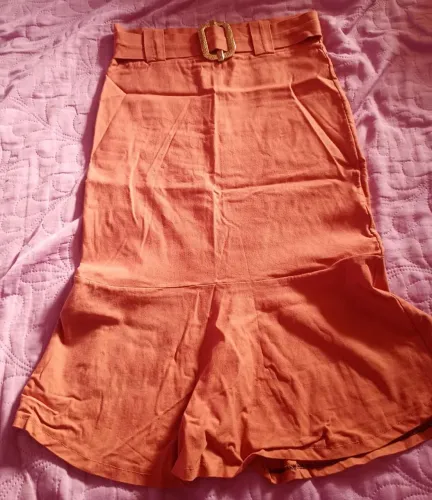 Saia rosa midi feminina