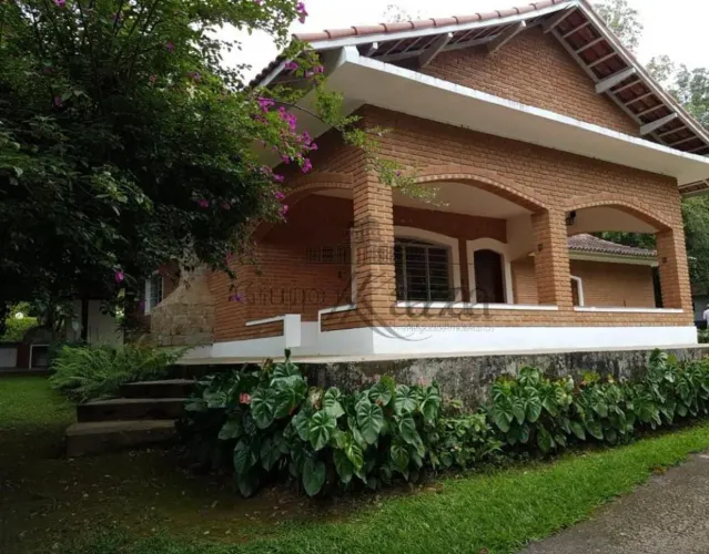 Fazenda - Bairro do São João - 440.000m² - 4 Dormitórios - Área de 43,8 hectares.