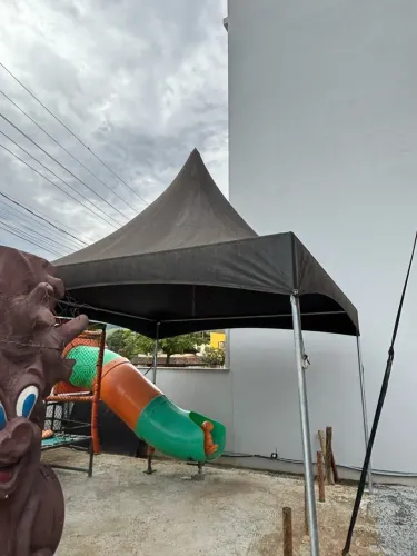 Tenda 4x4 modelo Chapéu de bruxa