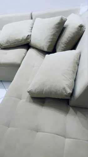Sofá Bege - Muito Confortável e Conservado