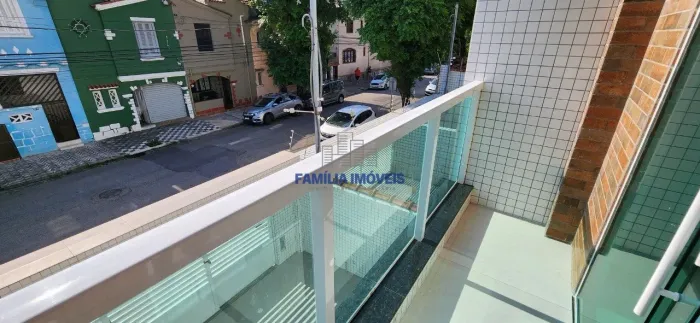 Casa sobreposta alta à venda em Santos, Campo Grande com 3 suítes