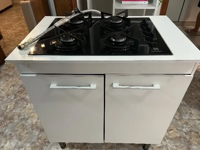 Fogão cooktop com armário 