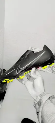 Chuteira Nike Zoom Mercurial Vapor 15 Academy Campo (Seminova)
