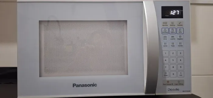 Microondas 220V Panasonic 21L