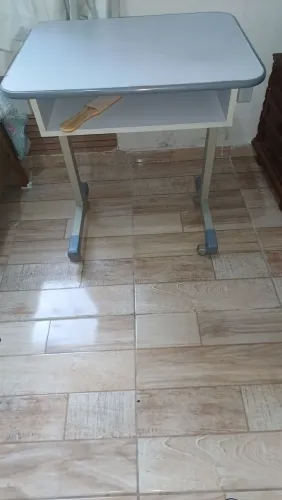 Vendo uma mesa p escritorio