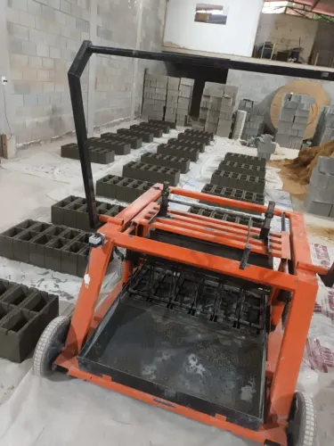 Maquina de fazer bloco