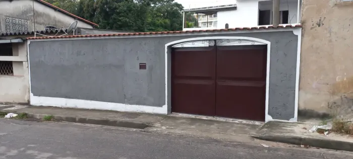 Vendo Casa Santa Cruz, 2 quartos com 01 suite, 110m2, prox. Felipe Cardoso. 