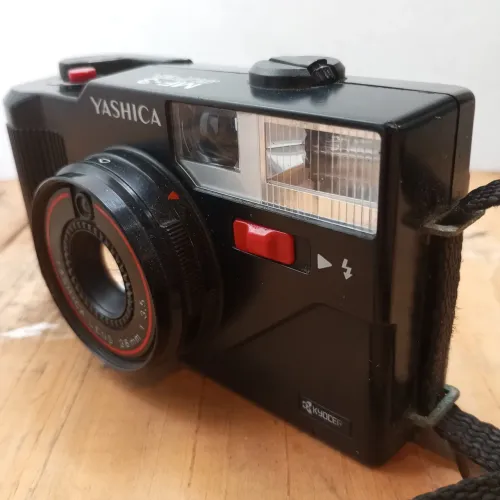 Câmera Analógica Yashica MF-3 Super