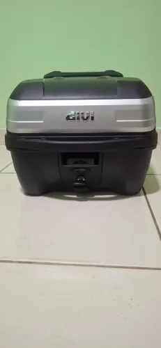Baú GIVI Original + Suporte GIVI | Excelente Estado