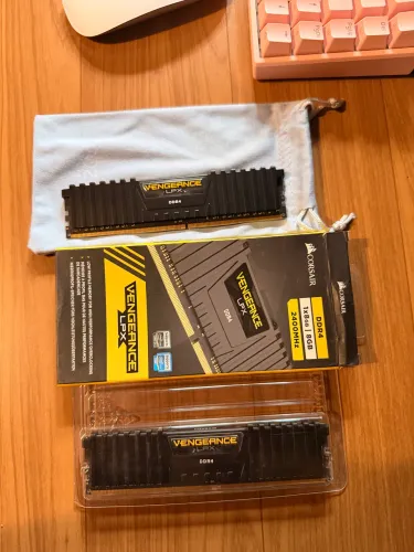 Memória RAM Corsair Vengeance 8gb 2400hz (2 unidades)