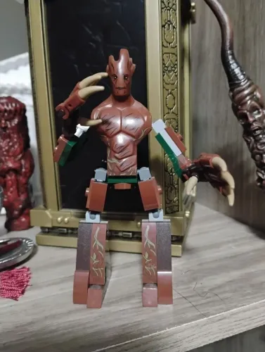 Lego mifigura rara Marvel groot