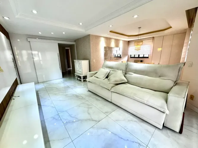 Amplo apartamento todo mobiliado com 3 quartos