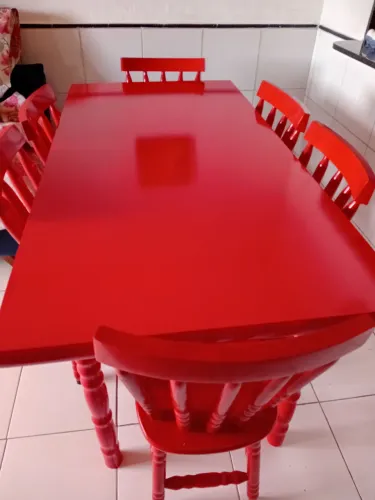 VENDO MESA DE JANTAR COM 6 CADEIRAS DE MADEIRA