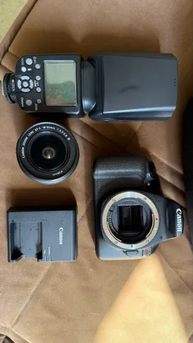 Canon EOS Rebel T6 + Lente 18-55mm + Flash Triopo TR-988 + Carregador | Kit Completo | 