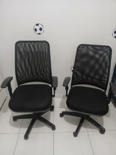 Cadeira escritório executiva as 2 por $ 400