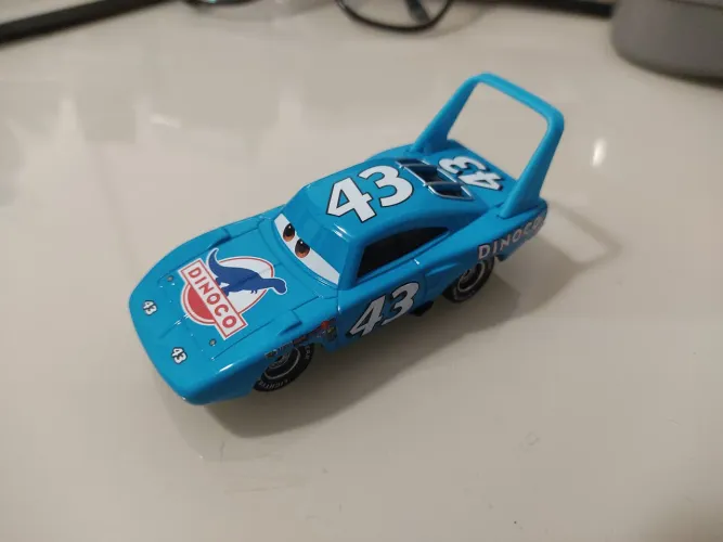 Carros Pixar Rei em Metal 1:55 9cm